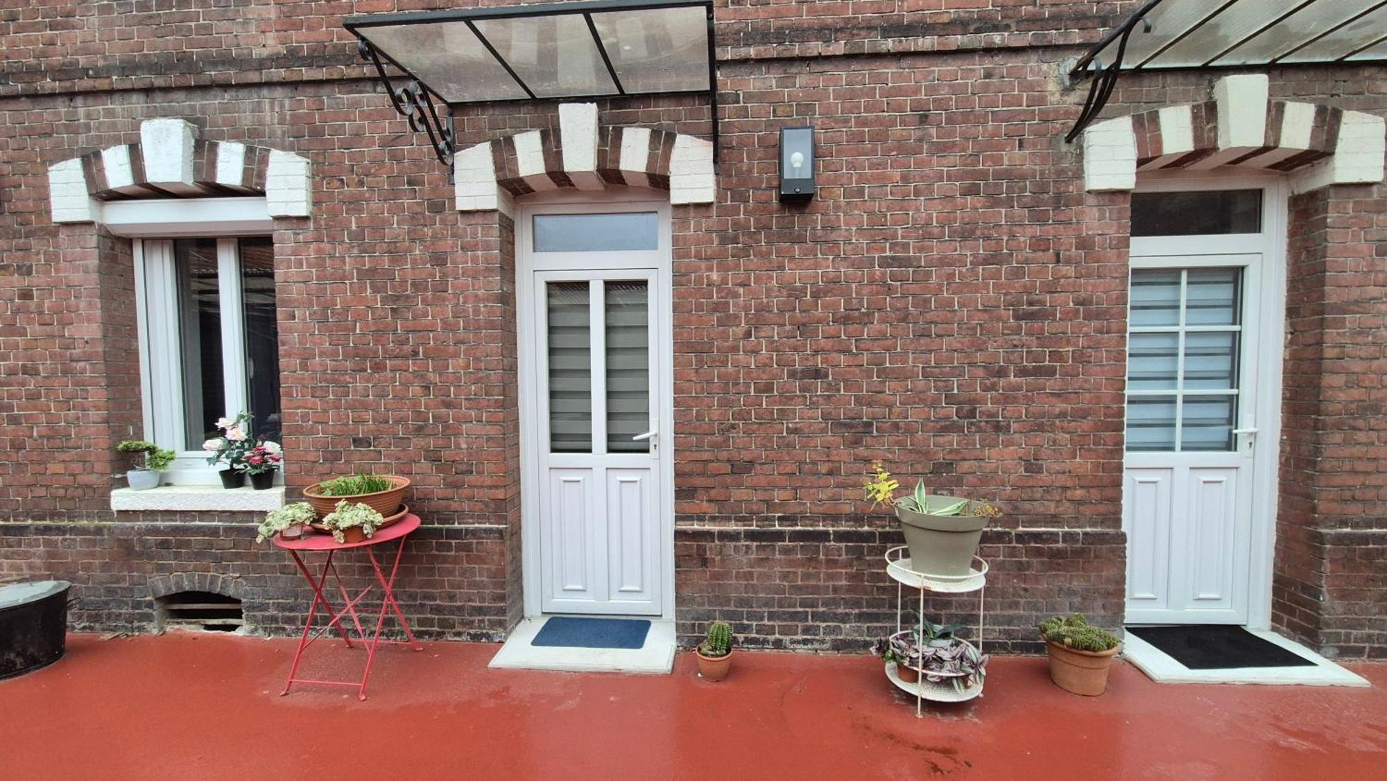Maison Les Glycines Ruan Exterior foto